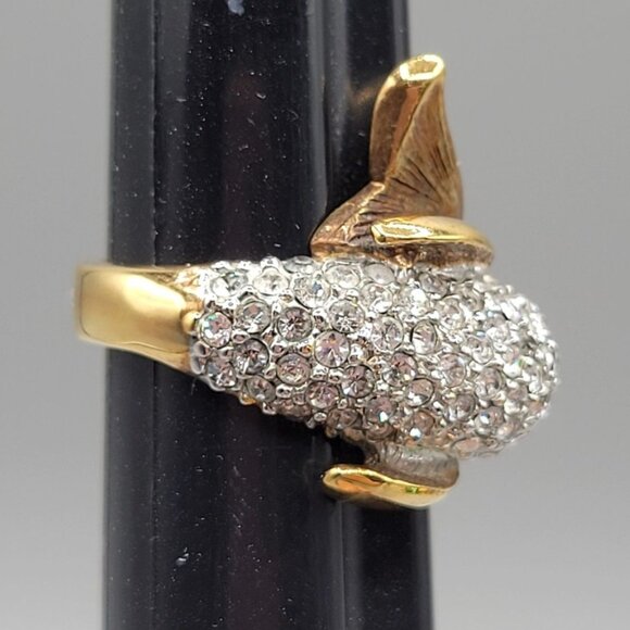 Rhinestone Encrusted Dolphin Ring Green Eyes Gold Tone Fashion Size 7.5 - Picture 5 of 6